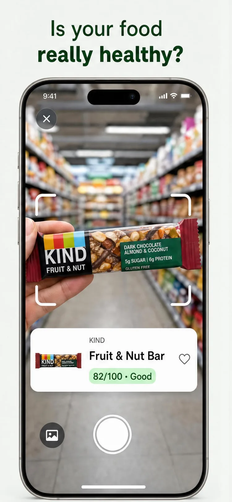 Nutriva scannt ein Produkt im Geschäft